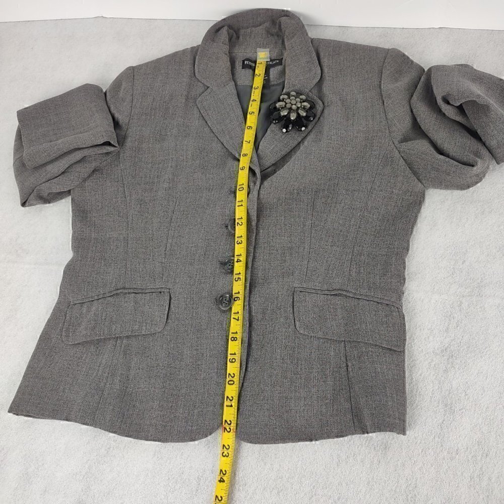 Petite Sophisticate 4 Button Gray Jacket with Brooch (can be removed). Size 10 - Picture 8 of 10